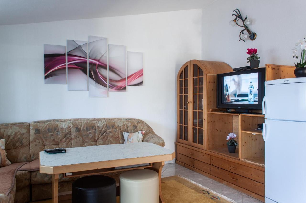 Marcel Apartment Mit Meerblick โตรกีร์ ภายนอก รูปภาพ