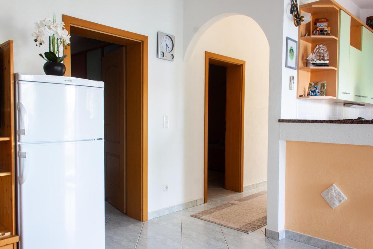 Marcel Apartment Mit Meerblick โตรกีร์ ภายนอก รูปภาพ
